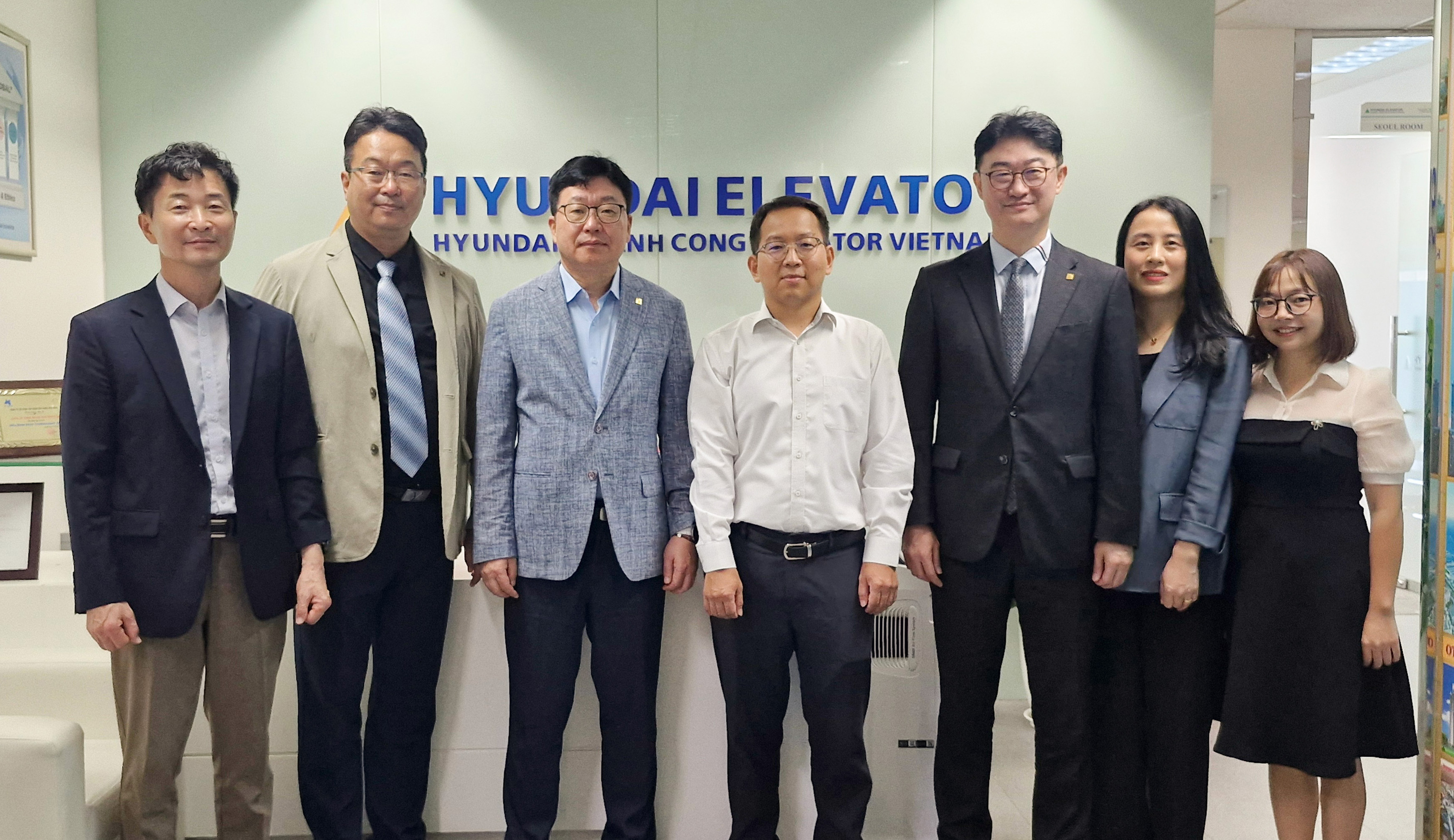 2025.10.17 베트남 현지 대학, 기업과 업무 협의[VTK(LH 베트남 현지 법인), 하노이 건설대학교, 현대 엘리베이터(베트남 현지 법인)] 대표이미지