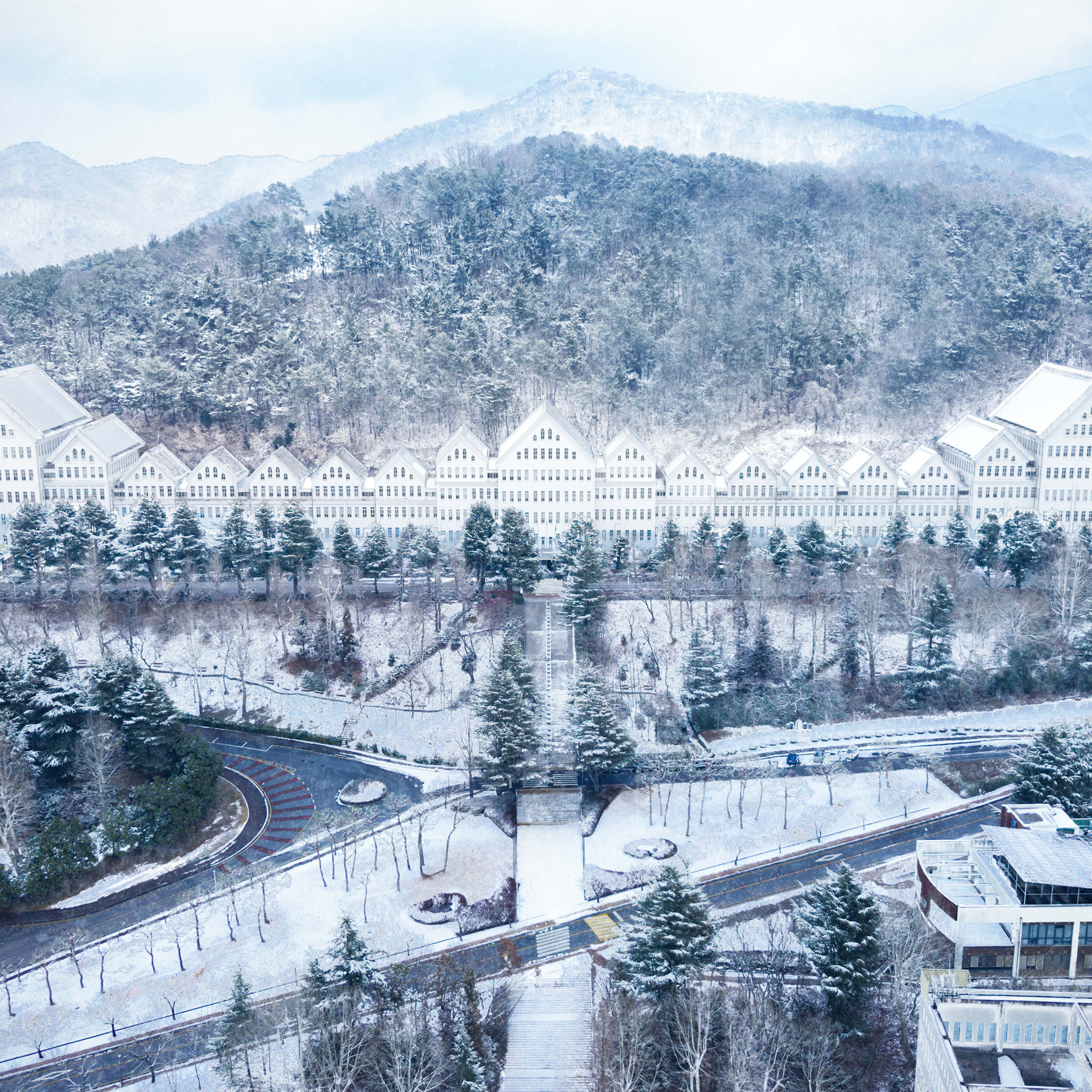 본관 겨울전경 대표이미지